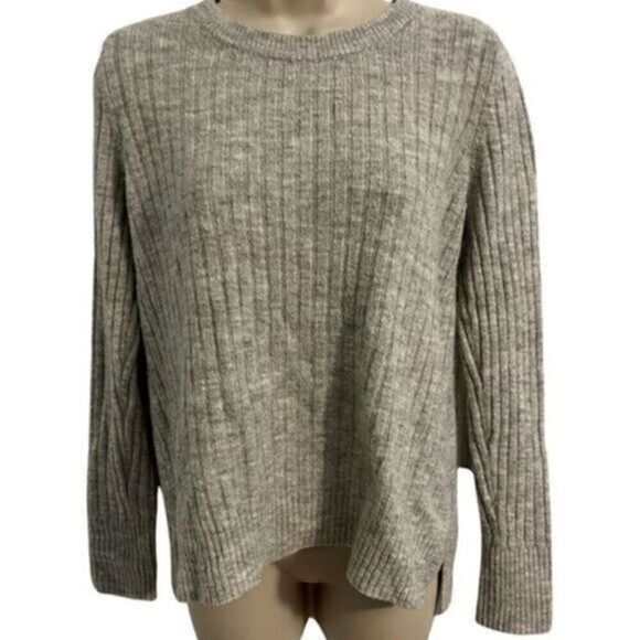 Old Navy Crewneck Sweater. Small Petite. Hi-low - Picture 1 of 7